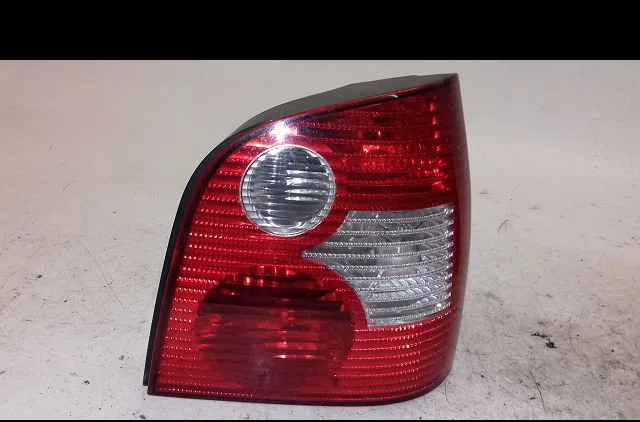 Feu arrière droit Volkswagen POLO (9N_, 9A_) 1.4 tdi (2001-2005) occasion