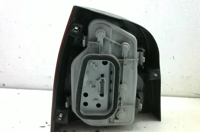 Feu arrière droit Volkswagen POLO (9N_, 9A_) 1.9 tdi (2001-2009) 5 portes occasion