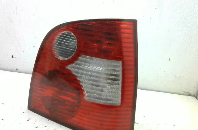 Feu arrière droit Volkswagen POLO (9N_, 9A_) 1.9 tdi (2001-2009) 5 portes occasion