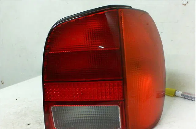Feu arrière droit VOLKSWAGEN POLO III  1.4 60ch occasion