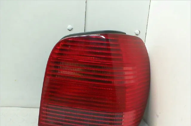 Feu arrière droit VOLKSWAGEN POLO III  1.4 occasion