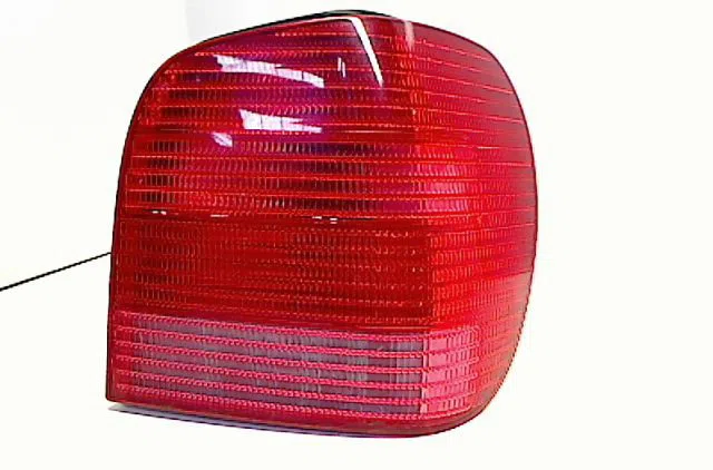Feu arrière droit VOLKSWAGEN POLO III  1.9 SDI occasion