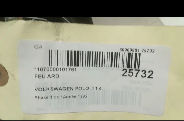 Feu arrière droit VOLKSWAGEN POLO III 1995 occasion