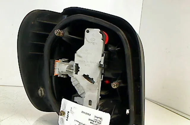 Feu arrière droit VOLKSWAGEN POLO III 1996 occasion