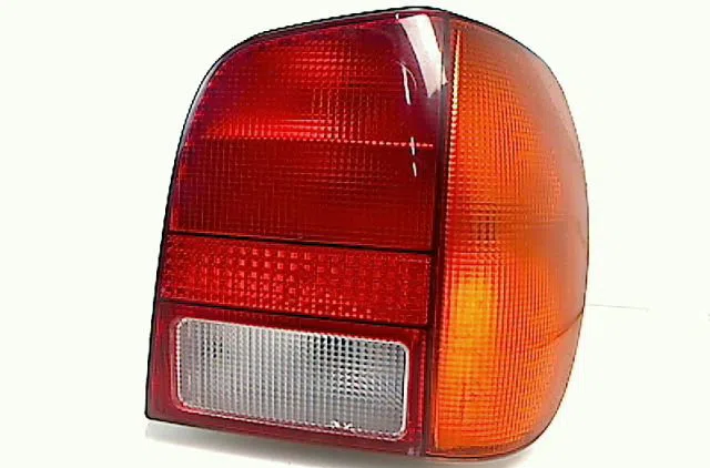 Feu arrière droit VOLKSWAGEN POLO III 1996 occasion