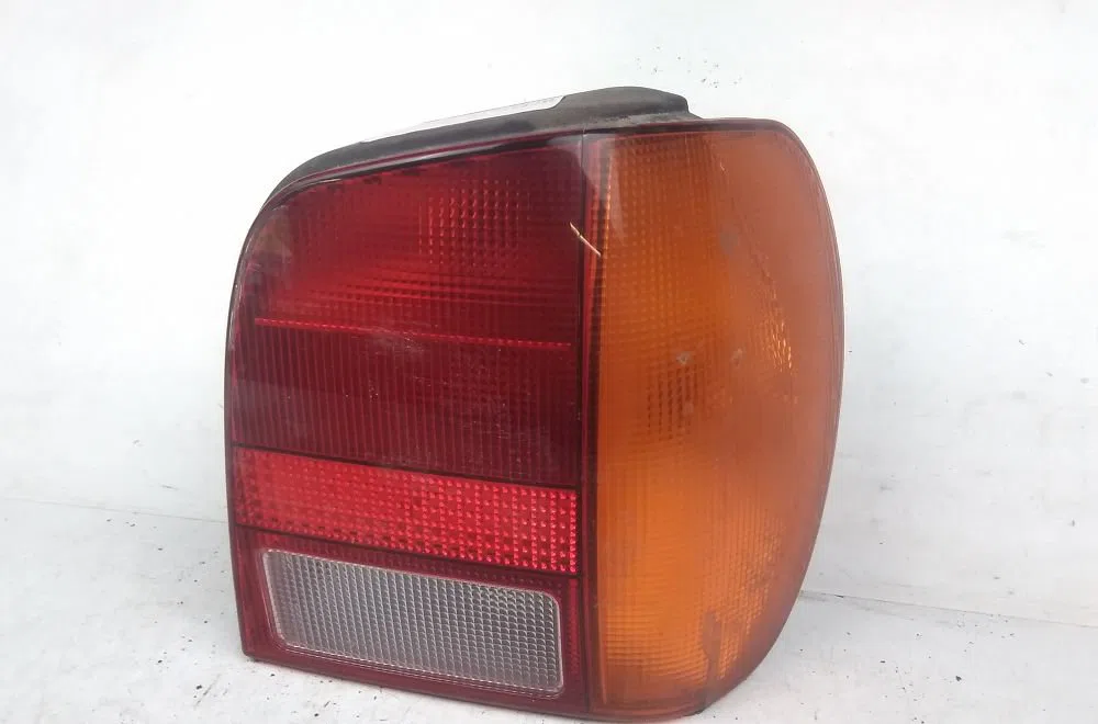 Feu arrière droit VOLKSWAGEN POLO III 1997 occasion