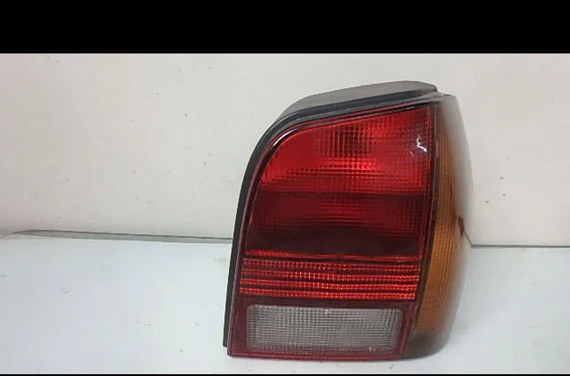 Feu arrière droit VOLKSWAGEN POLO III 1998 occasion