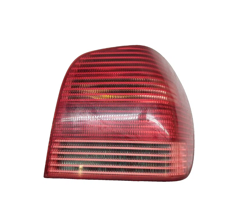FEU ARRIERE DROIT VOLKSWAGEN POLO III 6N0945096H