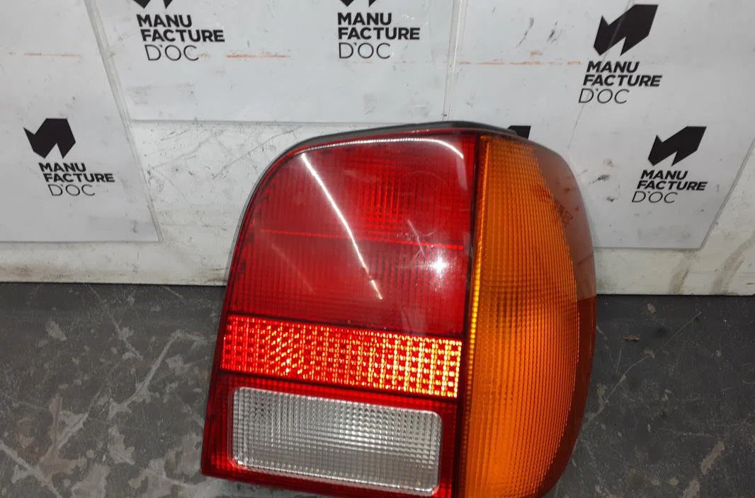Feu arrière droit Volkswagen POLO III (6N1) 75 1.6 (1994-1999) occasion