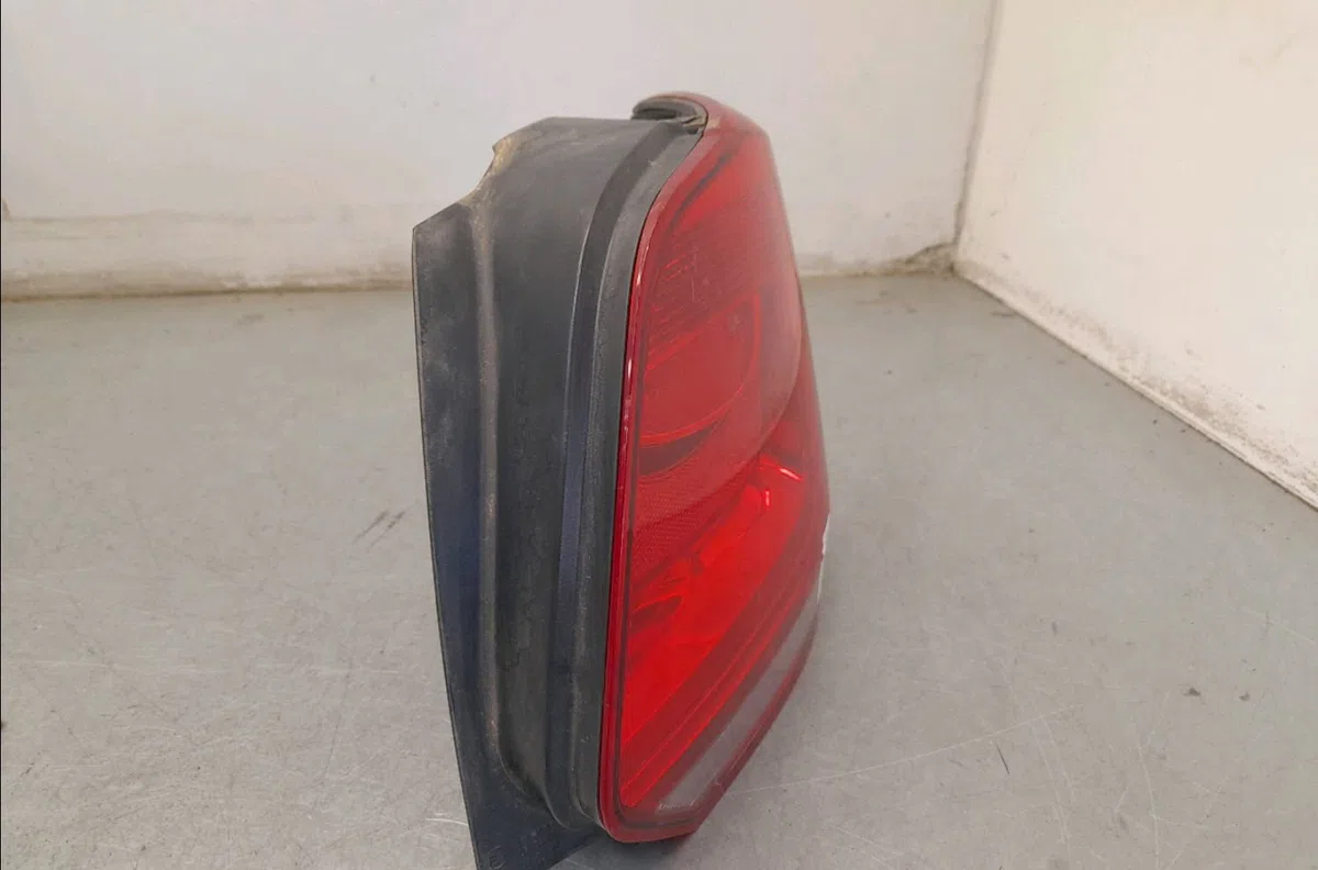 Feu arrière droit Volkswagen POLO V (6R1, 6C1) 1.4 (6r1) (2009-2014) occasion
