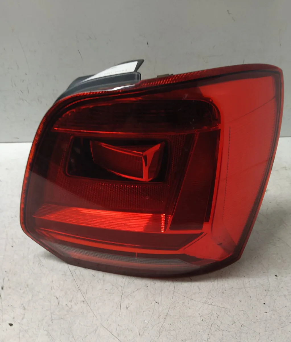 Feu arrière droit VOLKSWAGEN POLO V occasion