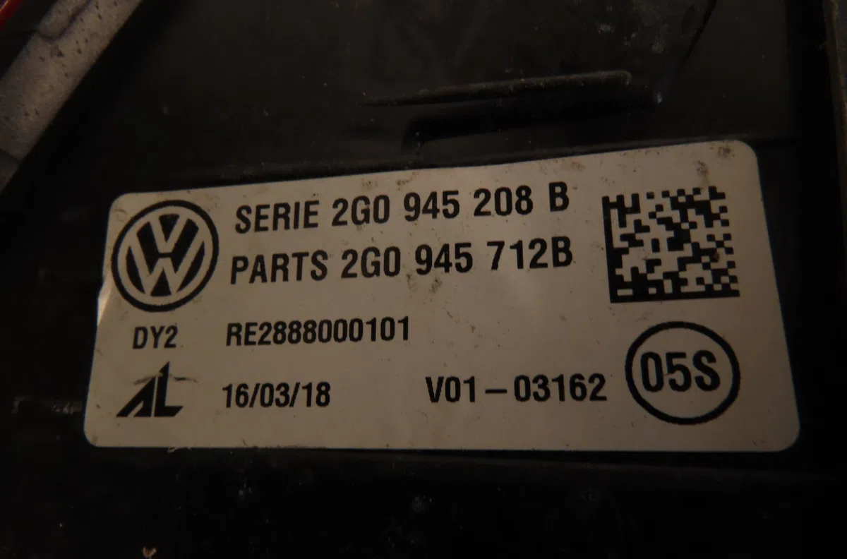 Feu arrière droit Volkswagen POLO VI (AW1, BZ1, AE1) 1.0 tsi (2017) occasion