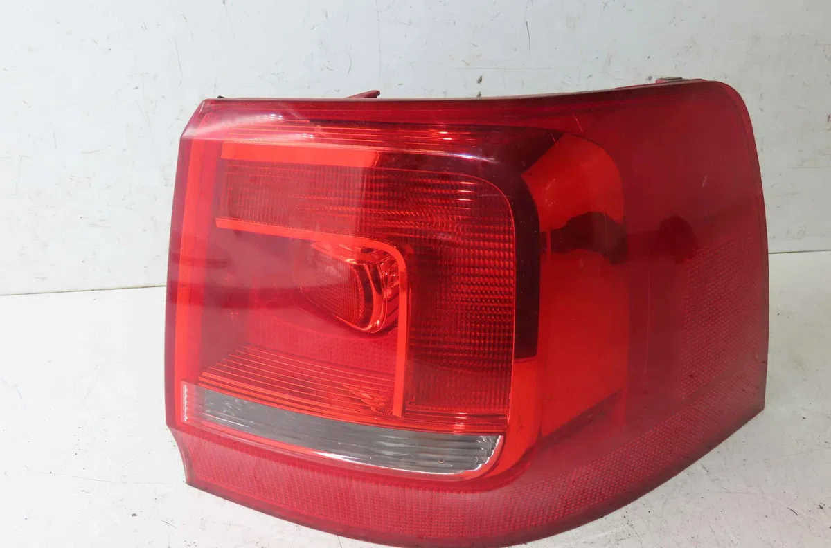 Feu arrière droit VOLKSWAGEN SHARAN II occasion