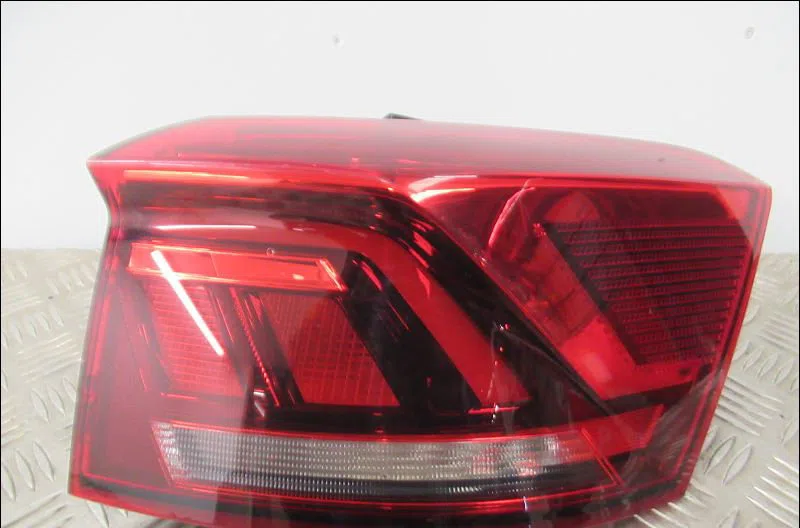 Feu arrière droit Volkswagen T-ROC (A11, D11) 1.5 tsi (2017) occasion