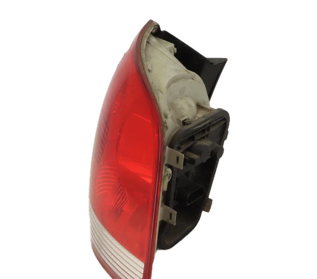 Feu arrière droit Volkswagen TOUAREG (7LA, 7L6, 7L7) 3.2 v6 (2002-2006) occasion