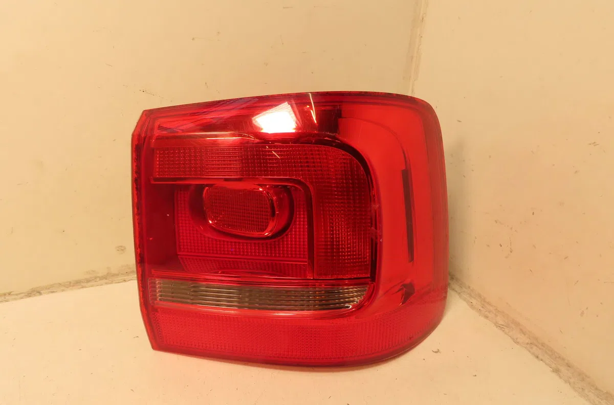 Feu arrière droit Volkswagen TOURAN (1T3) 1.6 tdi (2010-2015) occasion