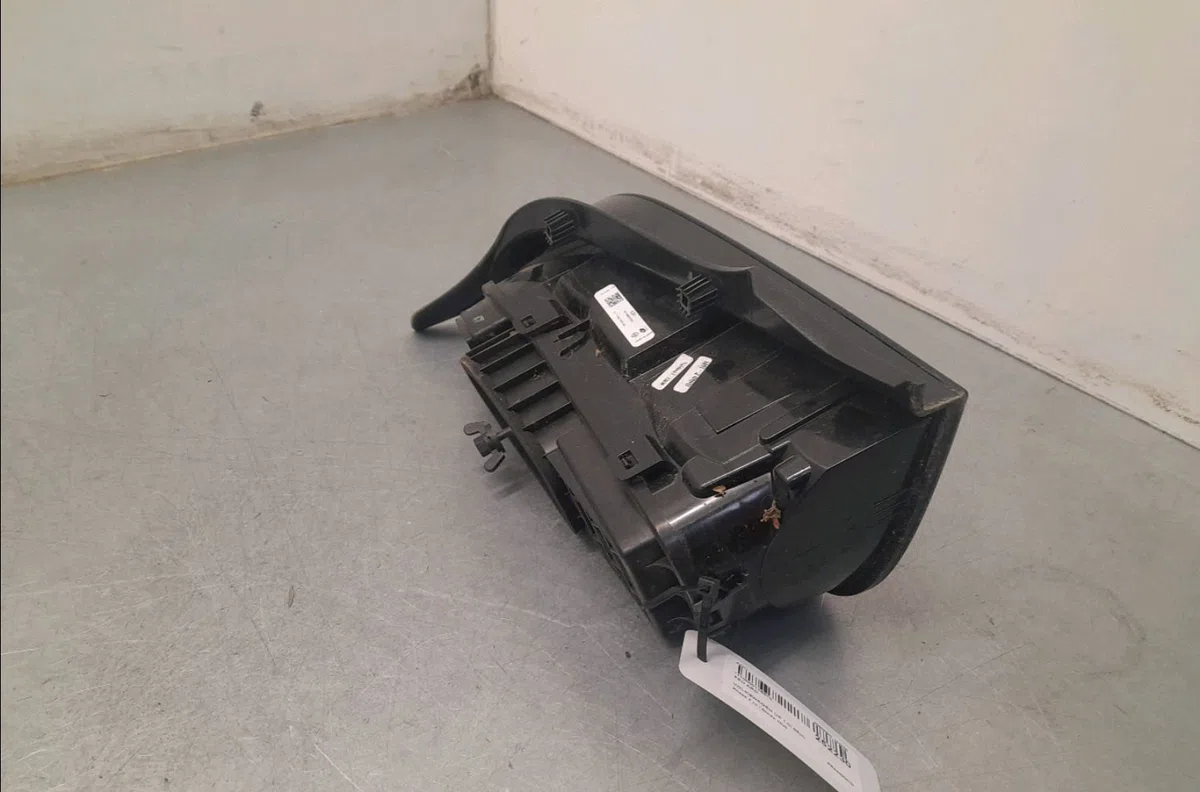Feu arrière droit Volkswagen UP! (121, 122, BL1, BL2, BL3, 123) 1.0 (2011-2020) 5 portes occasion