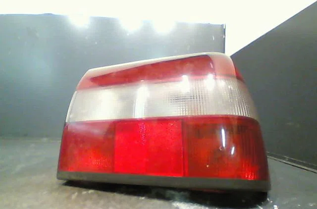 Feu arrière droit VOLVO 850 1995 occasion