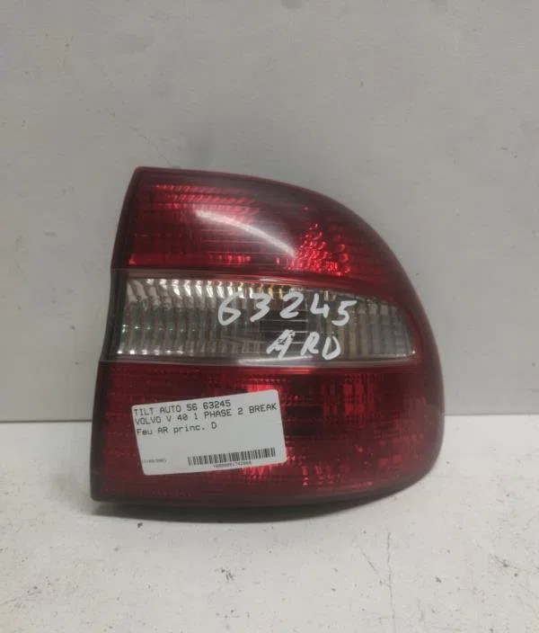 Feu arrière droit Volvo V40 Break (645) 1.9 di (2000-2004) occasion