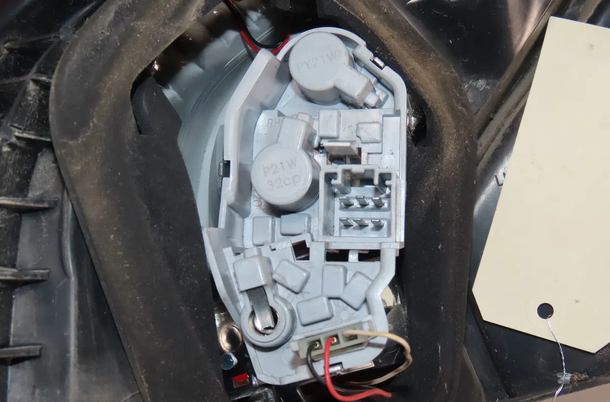 Feu arrière droit Volvo V60 I (155) D3 - d4 (2010-2014) occasion