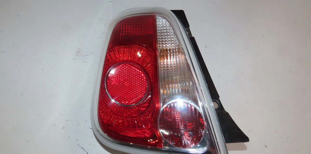 Feu arrière gauche Abarth 500 - 595 - 695 1.4 (312.axd1a) (2008) occasion