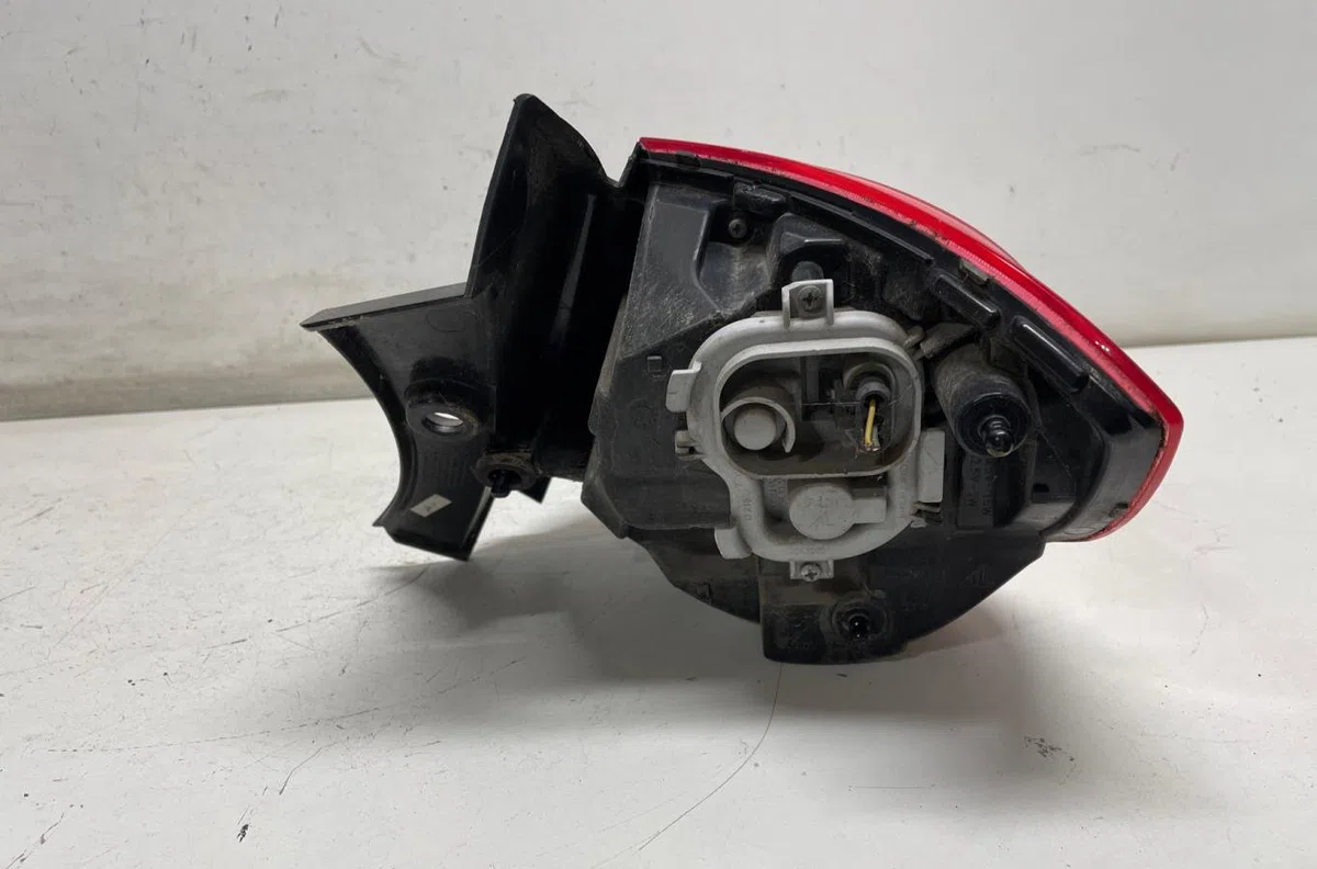 Feu arrière gauche Alfa romeo GIULIETTA (940_) 1.6 jtdm (940fxd1a) (2010-2016) 5 portes occasion