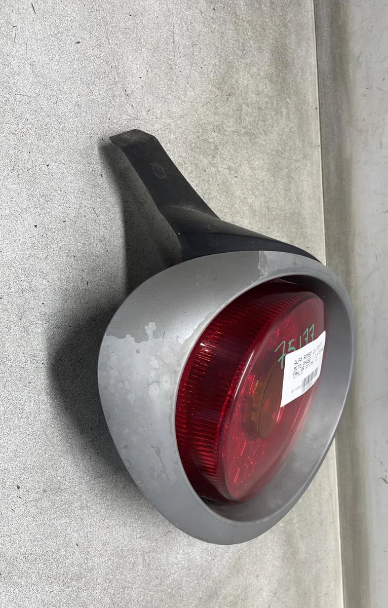 Feu arrière gauche Alfa romeo MITO (955_) 1.4 (955.axb1b, 955.axu1a) (2011-2018) occasion