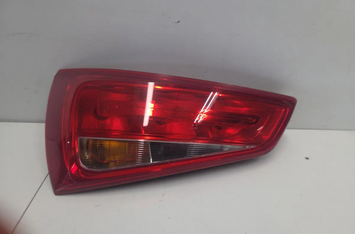 Feu arrière gauche AUDI A1 1 SPORTBACK PHASE 1 occasion