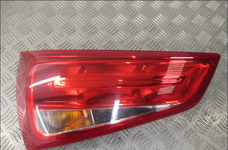 Feu arrière gauche Audi A1 (8X1, 8XK) 1.4 tdi (2014-2018) occasion