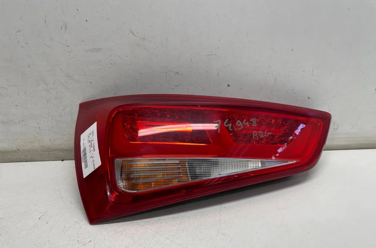 Feu arrière gauche Audi A1 (8X1, 8XK) 1.6 tdi (2011-2015) 3 portes occasion