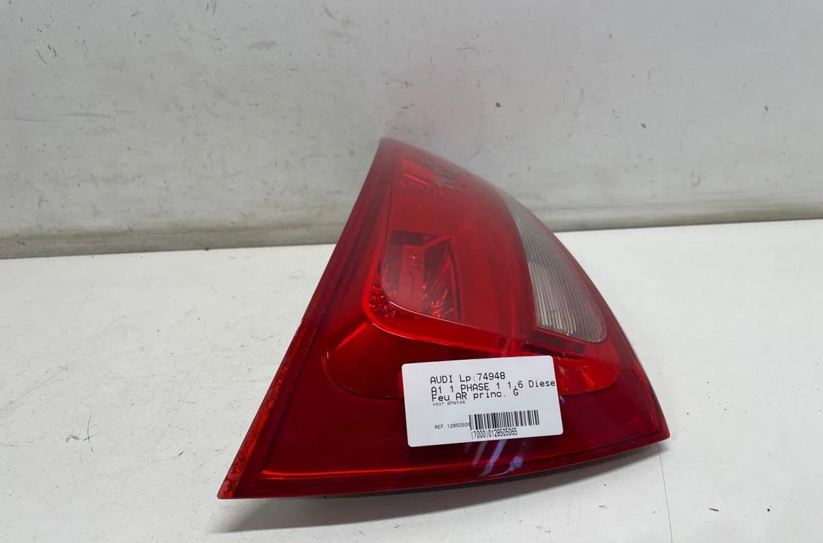 Feu arrière gauche Audi A1 (8X1, 8XK) 1.6 tdi (2011-2015) 3 portes occasion