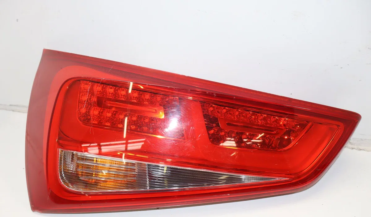 Feu arrière gauche Audi A1 Sportback (8XA, 8XF) 1.6 tdi (2011-2015) occasion
