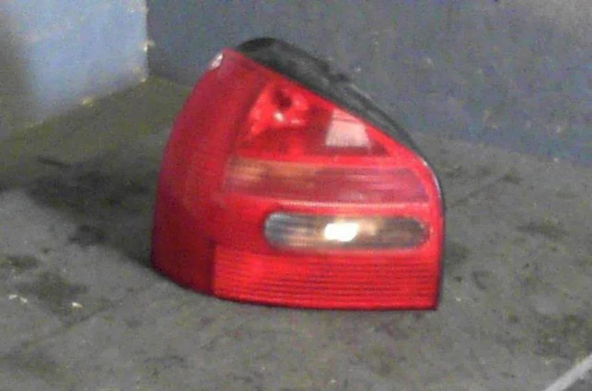 Feu arrière gauche AUDI A3 1  A3 1 PHASE 1 occasion