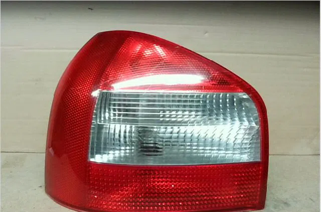 Feu arrière gauche AUDI A3 2001 occasion