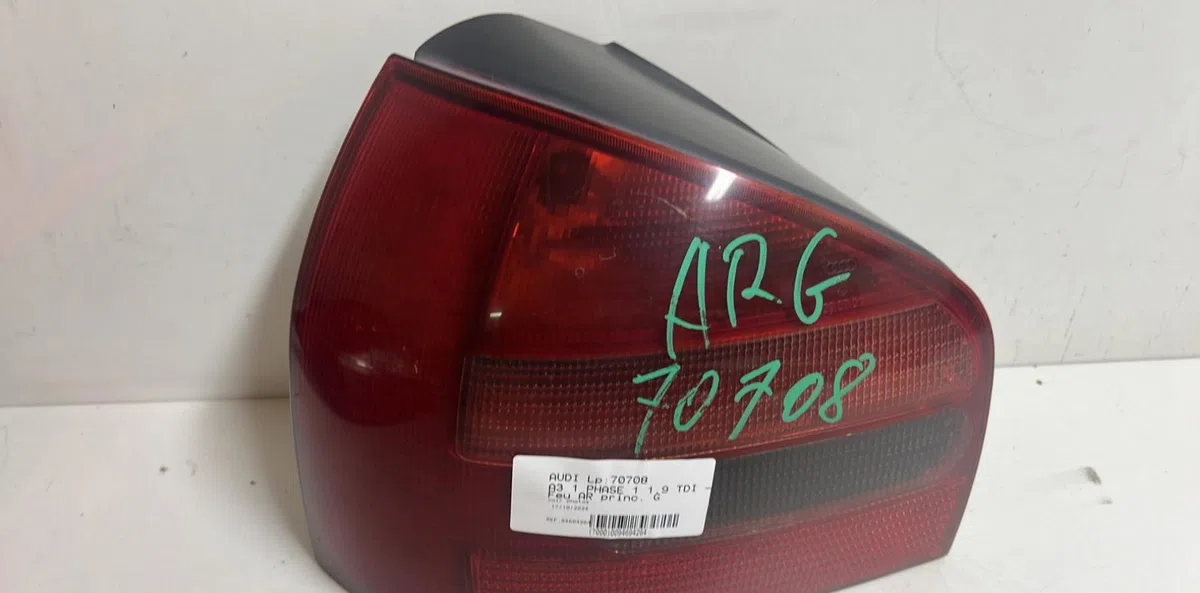 Feu arrière gauche Audi A3 (8L1) 1.9 tdi (1996-2001) occasion