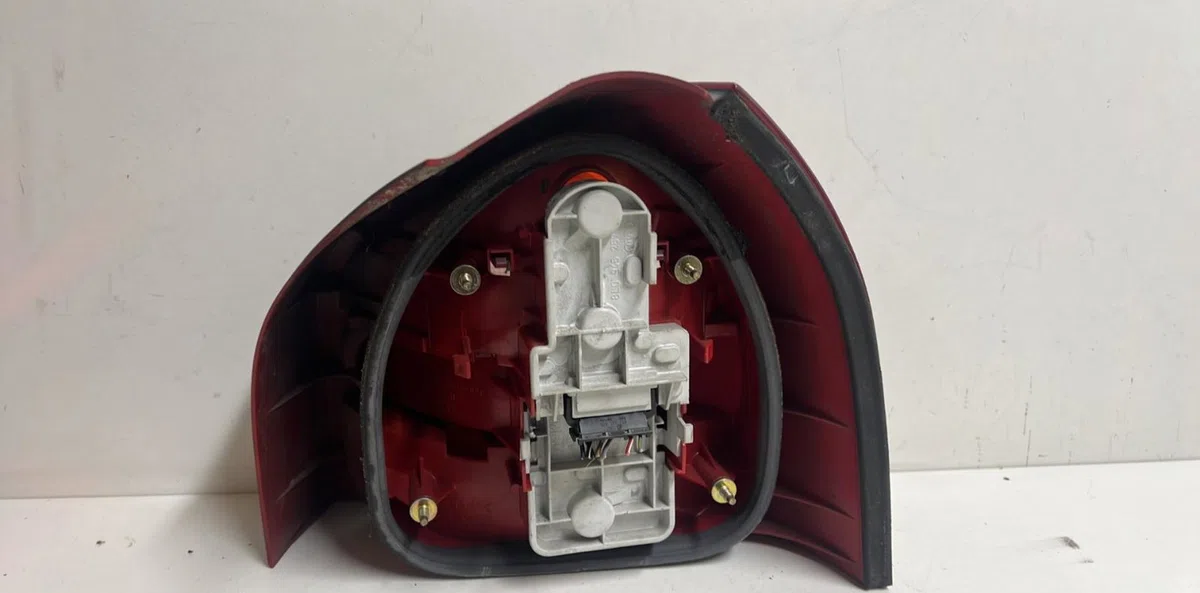 Feu arrière gauche Audi A3 (8L1) 1.9 tdi (1996-2001) occasion