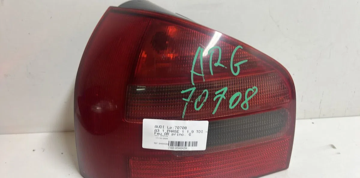 Feu arrière gauche Audi A3 (8L1) 1.9 tdi (1996-2001) occasion
