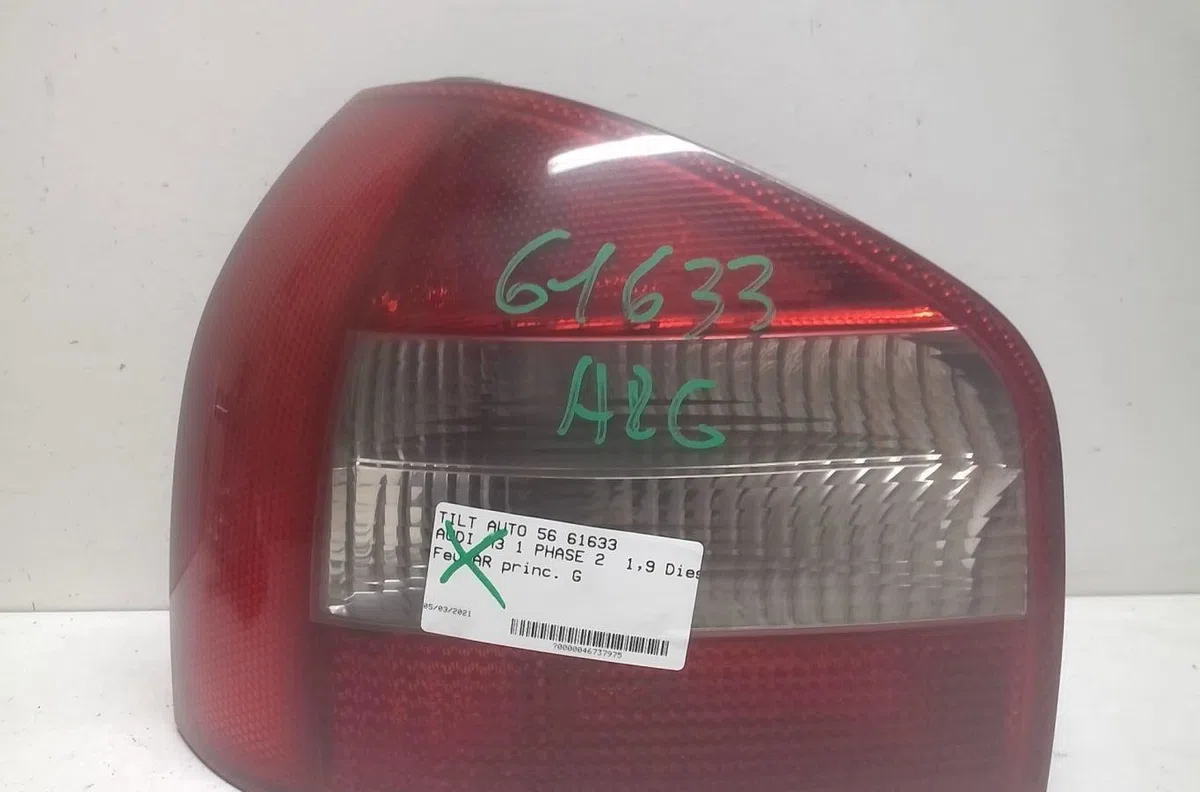 Feu arrière gauche Audi A3 (8L1) 1.9 tdi (1996-2001) occasion
