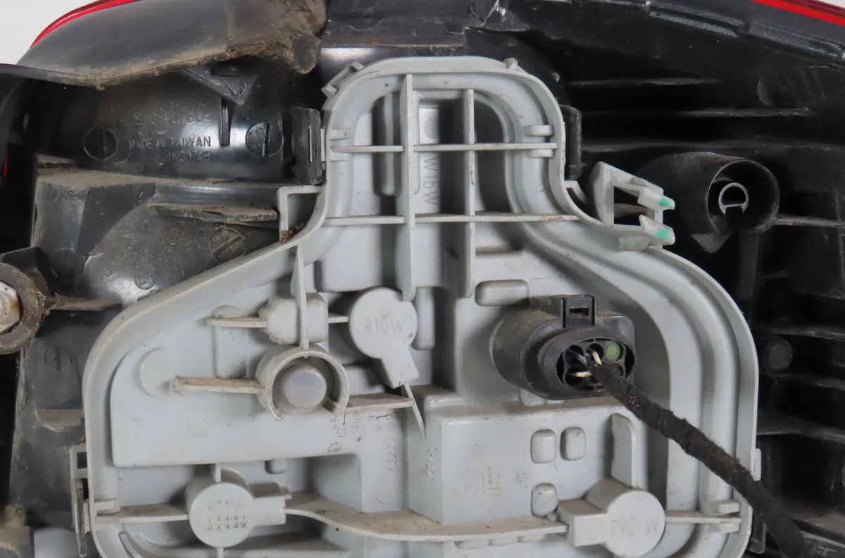 Feu arrière gauche Audi A3 (8P1) 1.6 tdi (2009-2012) occasion
