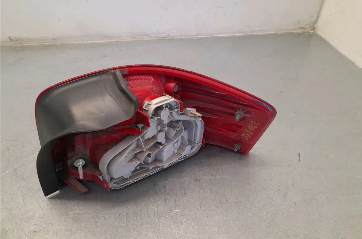Feu arrière gauche Audi A3 (8P1) 1.9 tdi (2003-2010) 3 portes occasion