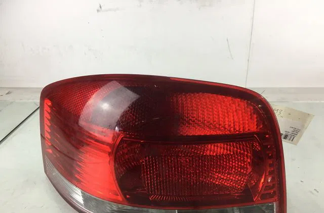 Feu arrière gauche Audi A3 (8P1) 2.0 tdi 16v (2003-2012) 3 portes occasion