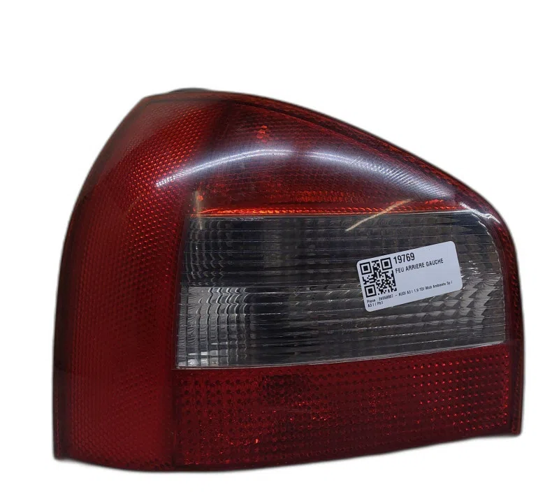 FEU ARRIERE GAUCHE AUDI A3 I 8L0945095A