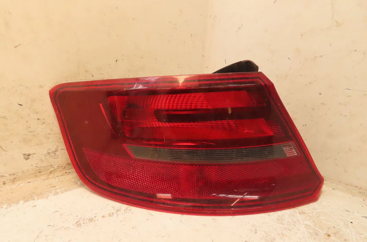 Feu arrière gauche Audi A3 Sportback (8VA, 8VF) 1.6 tdi (2012) 5 portes occasion