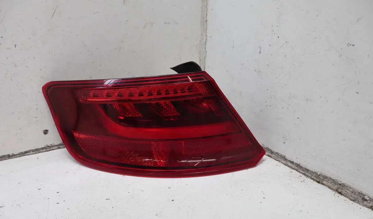 Feu arrière gauche Audi A3 Sportback (8VA, 8VF) 2.0 tdi (2012-2020) 5 portes occasion