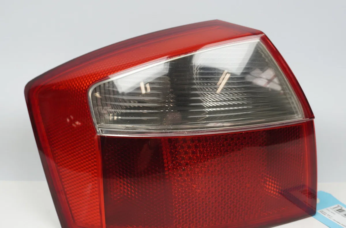 Feu arrière gauche Audi A4 B6 (8E2) 1.9 tdi (2000-2004) 4 portes occasion