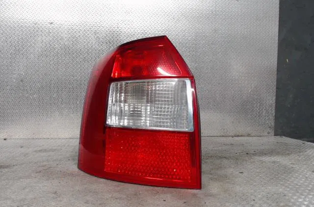Feu arrière gauche Audi A4 B6 Avant (8E5) 2.5 tdi (2002-2004) occasion