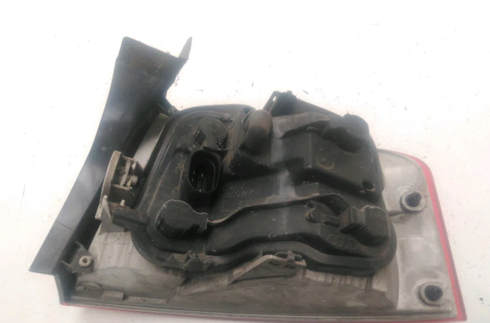 Feu arrière gauche Audi A4 B7 (8EC) 1.9 tdi (2004-2008) 4 portes occasion
