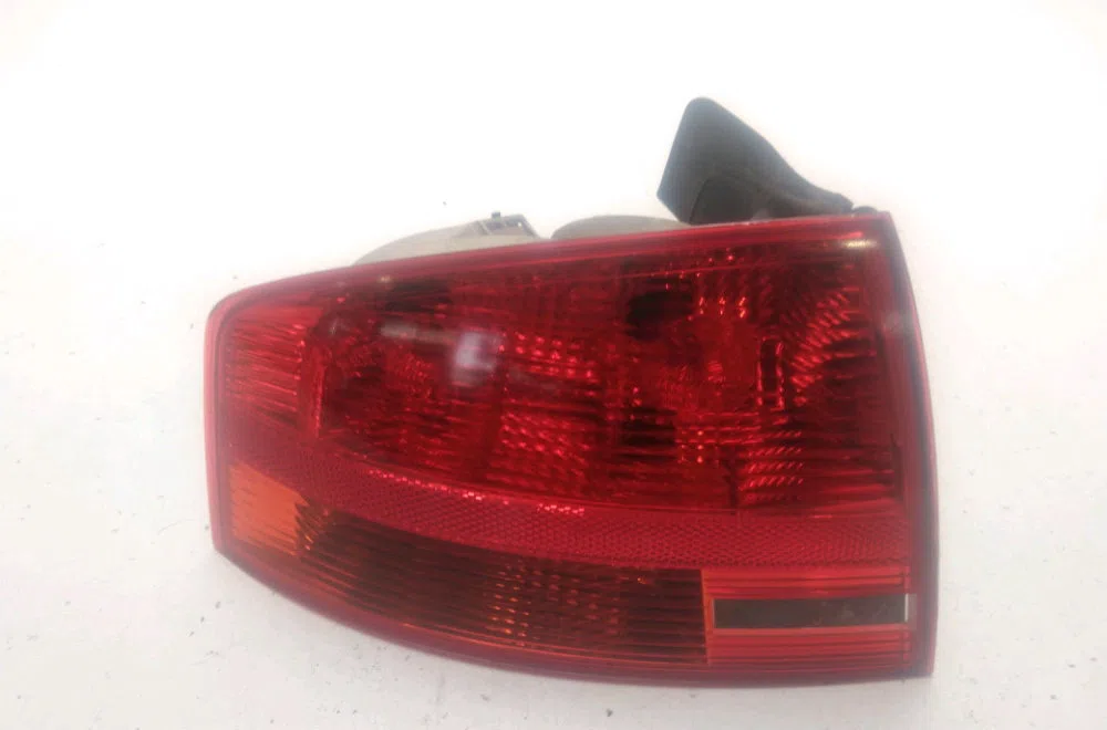 Feu arrière gauche Audi A4 B7 (8EC) 1.9 tdi (2004-2008) 4 portes occasion