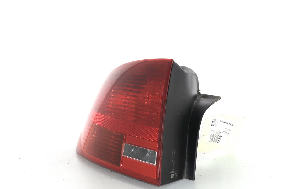 Feu arrière gauche Audi A4 B7 (8EC) 2.0 tdi 16v (2004-2008) 4 portes occasion