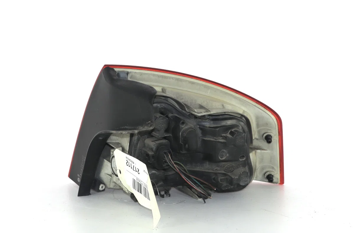 Feu arrière gauche Audi A4 B7 (8EC) 2.0 tdi 16v (2004-2008) 4 portes occasion